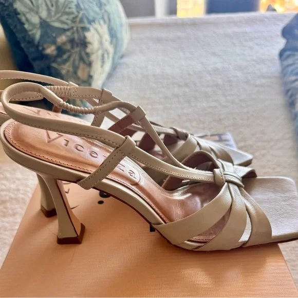 Neutral Bow Slingback Heels by Vicenza – Classic Square Toe.Size38 or (7.5-8)US - Picture 3 of 8